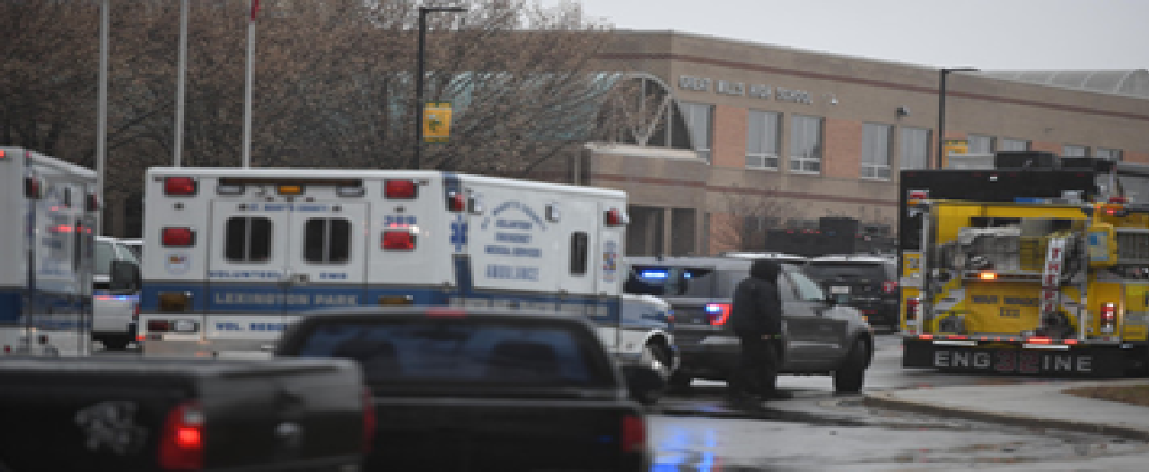 مقتل شخص و اصابة أخرين في اطلاق نار داخل مدرسة في واشنطن