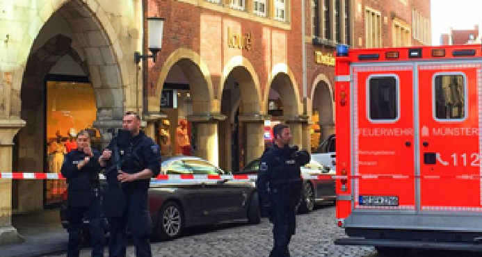 مقتل 3 أشخاص و اصابة 30 أخرين بعملية دهس في #ألمانيا