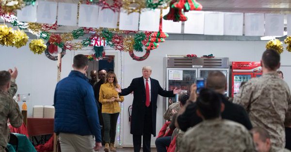 لماذا غابت شجرة الميلاد عن لقاء ترامب وجنوده, وهل كان تنبؤه صحيحا بشأن اغتياله ببغداد؟
