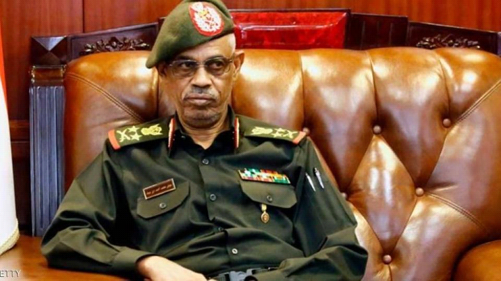إعفاء وزير الدفاع السوداني "عوض بن عوف" و احالته للتقاعد