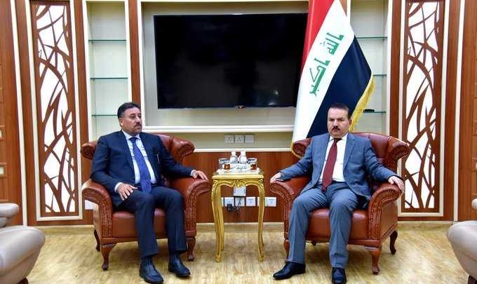 صورة الشيخ خميس الخنجر يلتقي وزير الداخلية العراقي