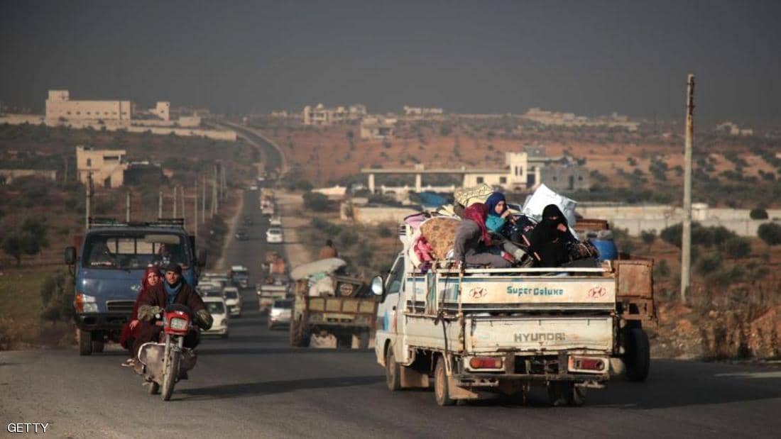 قصف إدلب "يهجر" 200 ألف سوري حسب تقرير