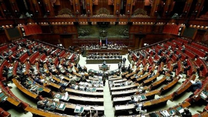 أكثر من 20 نائبا في البرلمان الإيطالي مصابون بكورونا