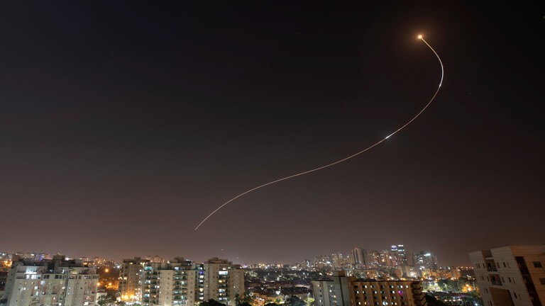 صفارات الإنذار بعد رصد إطلاق قذيفة صاروخية من قطاع غزة