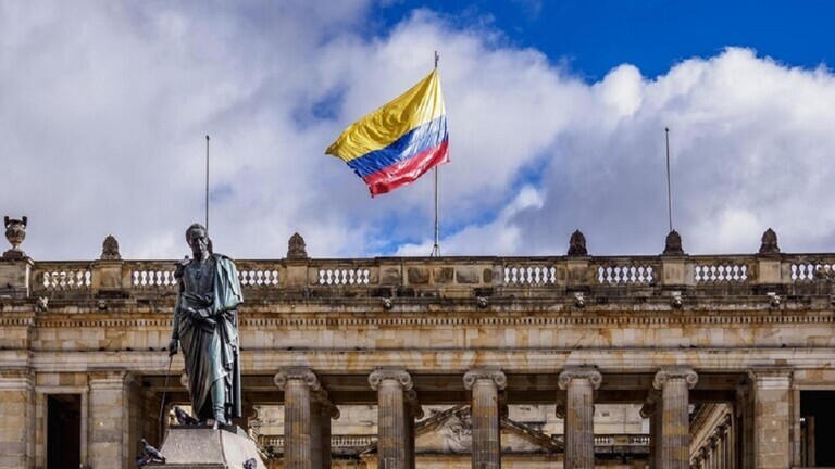 كولومبيا تطرد دبلوماسيا كوبيا السبت