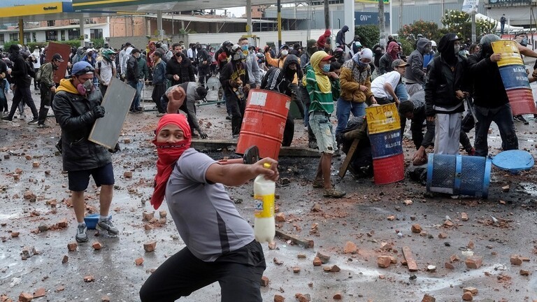 كولومبيا | تظاهرات مناهضة للحكومة ومقتل اشخاص