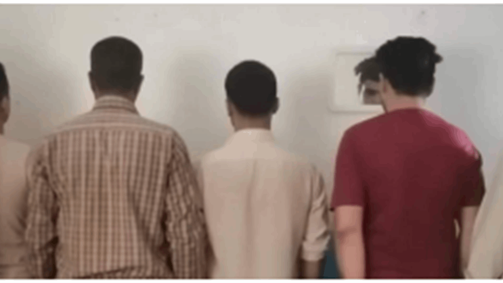 القادسية | اعتقال ١٠ مطلوبين بقضايا جنائية مختلفة
