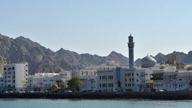 اقامة طويلة الامد وقابلة للتجدبد في سلطنة عمان