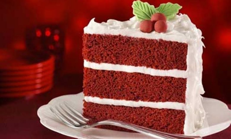صورة الكعكة الحمراء “Red Velvet” حاضرة في #عيد_الُحب