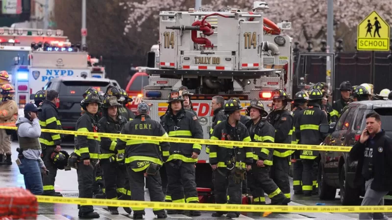 اطلاق نار ومتفجرات في مترو انفاق نيويورك ومقتل 16 شخصا امس الثلاثاء